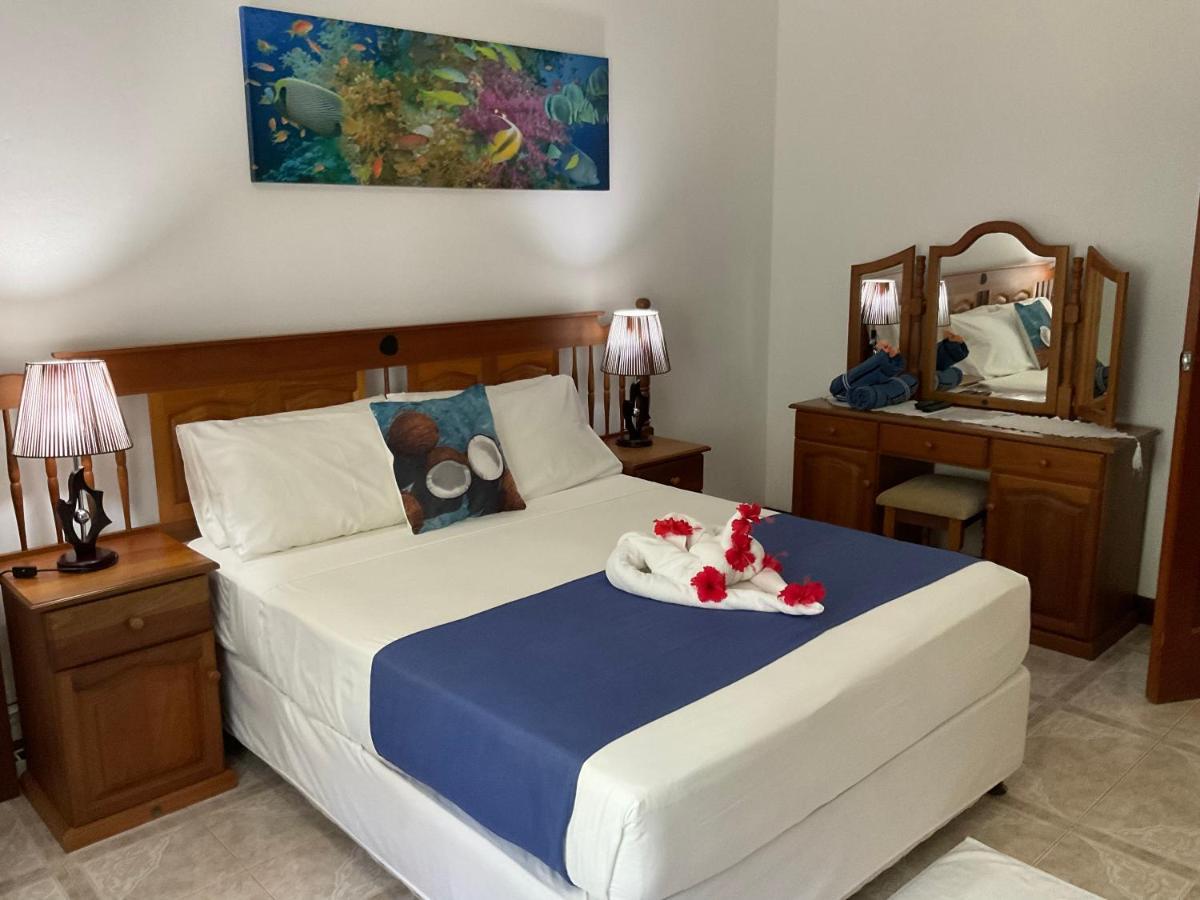 Le Chevalier Bay Guesthouse Anse Lazio Esterno foto