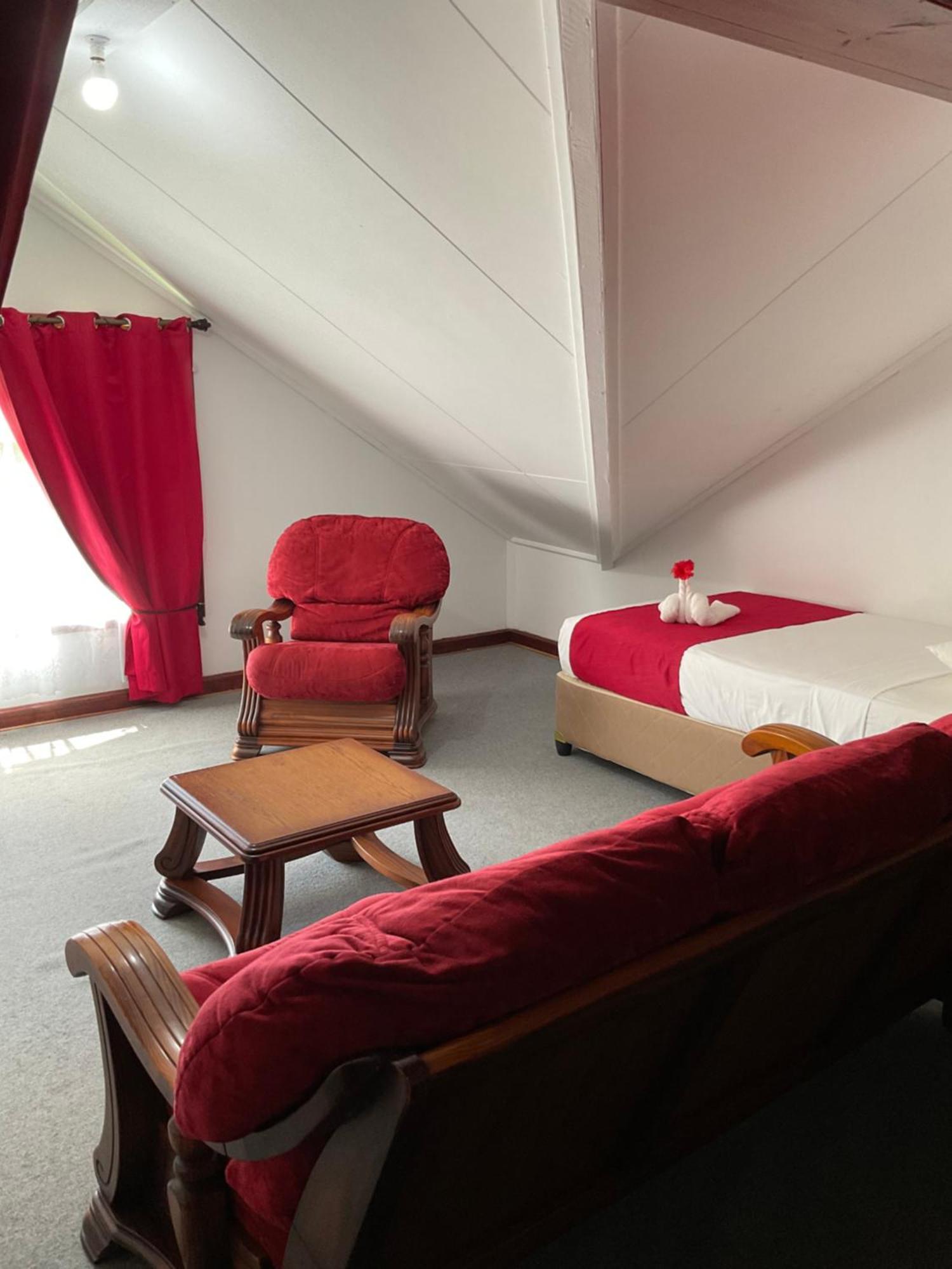 Le Chevalier Bay Guesthouse Anse Lazio Esterno foto