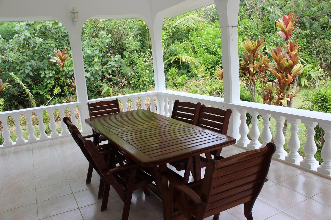 Le Chevalier Bay Guesthouse Anse Lazio Esterno foto